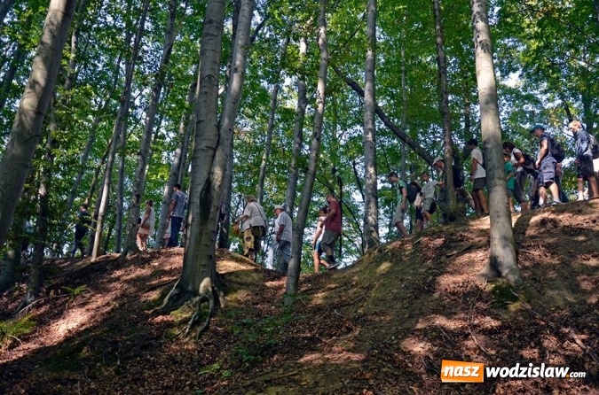 Zdjęcie w galerii na portalu naszwodzislaw.com: Europejskie Dni Dziedzictwa. Zwiedzali średniowieczne grodziska w Lubomi wiadomości z regionu