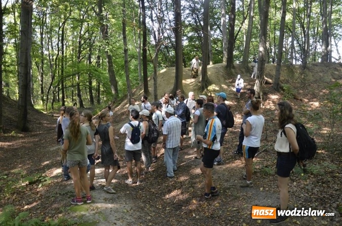 Zdjęcie w galerii na portalu naszwodzislaw.com: Europejskie Dni Dziedzictwa. Zwiedzali średniowieczne grodziska w Lubomi wiadomości z regionu