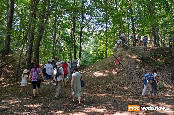 Zdjęcie w galerii na portalu naszwodzislaw.com: Europejskie Dni Dziedzictwa. Zwiedzali średniowieczne grodziska w Lubomi wiadomości z regionu