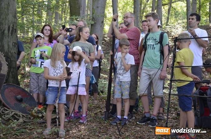 Zdjęcie w galerii na portalu naszwodzislaw.com: Europejskie Dni Dziedzictwa. Zwiedzali średniowieczne grodziska w Lubomi wiadomości z regionu