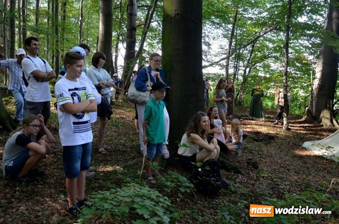 Zdjęcie w galerii na portalu naszwodzislaw.com: Europejskie Dni Dziedzictwa. Zwiedzali średniowieczne grodziska w Lubomi wiadomości z regionu