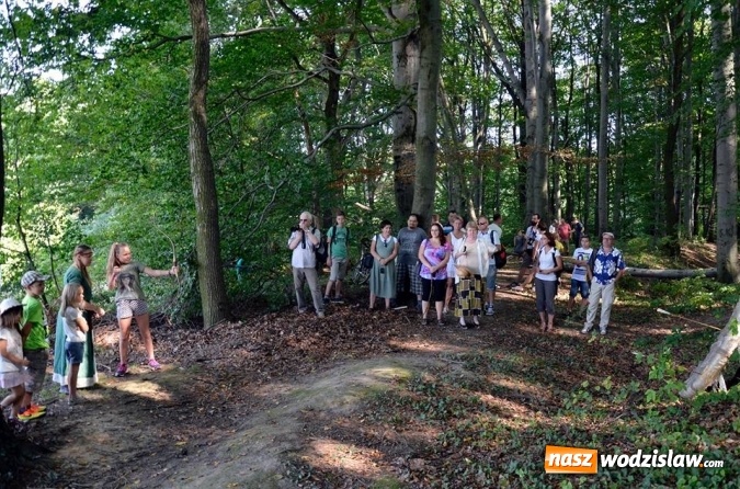 Zdjęcie w galerii na portalu naszwodzislaw.com: Europejskie Dni Dziedzictwa. Zwiedzali średniowieczne grodziska w Lubomi wiadomości z regionu