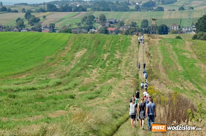 Zdjęcie w galerii na portalu naszwodzislaw.com: Europejskie Dni Dziedzictwa. Zwiedzali średniowieczne grodziska w Lubomi wiadomości z regionu