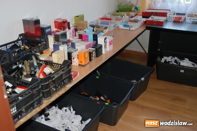 Zdjęcie w galerii na portalu naszwodzislaw.com: Podrobiony towar, wart blisko 1,5 miliona złotych, ujawniono na Śląsku wiadomości z regionu