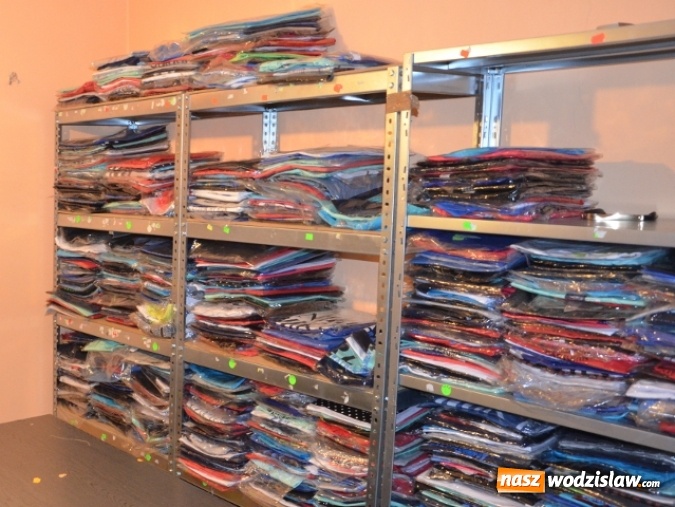 Zdjęcie w galerii na portalu naszwodzislaw.com: Podrobiony towar, wart blisko 1,5 miliona złotych, ujawniono na Śląsku wiadomości z regionu