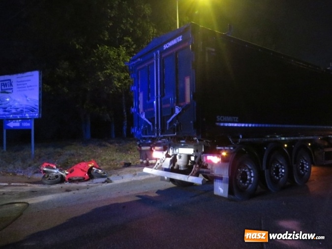 Zdjęcie w galerii na portalu naszwodzislaw.com: Kolejny wypadek na Marklowickiej. Motocyklista zderzył się z ciężar&oacute;wką wiadomości z regionu