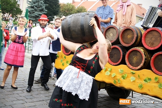 Zdjęcie w galerii na portalu naszwodzislaw.com: Wystartowała druga edycja wodzisławskiego Oktoberfestu wiadomości z regionu