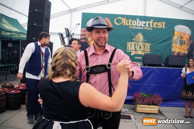 Zdjęcie w galerii na portalu naszwodzislaw.com: Wystartowała druga edycja wodzisławskiego Oktoberfestu wiadomości z regionu