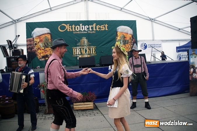 Zdjęcie w galerii na portalu naszwodzislaw.com: Wystartowała druga edycja wodzisławskiego Oktoberfestu wiadomości z regionu