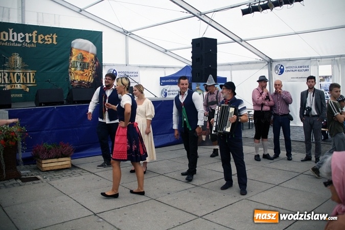 Zdjęcie w galerii na portalu naszwodzislaw.com: Wystartowała druga edycja wodzisławskiego Oktoberfestu wiadomości z regionu