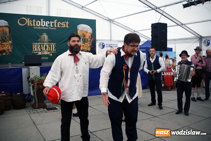 Zdjęcie w galerii na portalu naszwodzislaw.com: Wystartowała druga edycja wodzisławskiego Oktoberfestu wiadomości z regionu