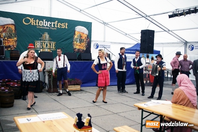 Zdjęcie w galerii na portalu naszwodzislaw.com: Wystartowała druga edycja wodzisławskiego Oktoberfestu wiadomości z regionu