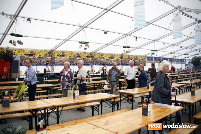 Zdjęcie w galerii na portalu naszwodzislaw.com: Wystartowała druga edycja wodzisławskiego Oktoberfestu wiadomości z regionu