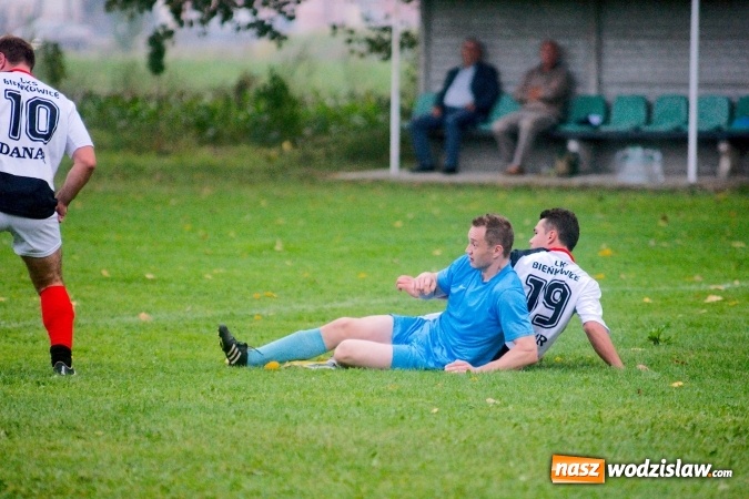 Zdjęcie w galerii na portalu naszwodzislaw.com: B klasa: Fatalna druga połowa Bieńkowic. Pierwszy komplet punktów Bełsznicy wiadomości z regionu