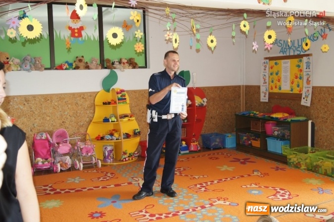 Zdjęcie w galerii na portalu naszwodzislaw.com: Policjanci odwiedzili przedszkole w Skrzyszowie wiadomości z regionu