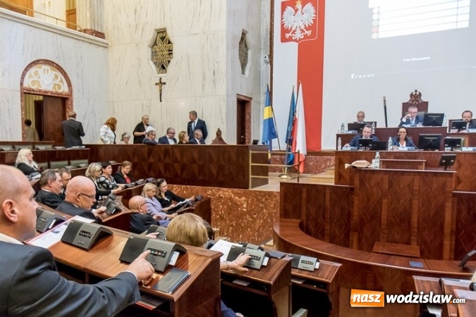 Zdjęcie w galerii na portalu naszwodzislaw.com: Radni Sejmiku Wojew&oacute;dztwa Śląskiego wystąpili z apelem wiadomości z regionu
