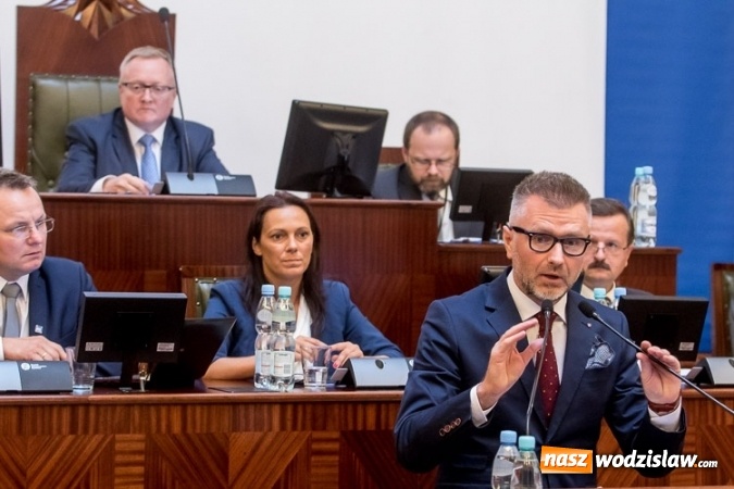 Zdjęcie w galerii na portalu naszwodzislaw.com: Radni Sejmiku Wojew&oacute;dztwa Śląskiego wystąpili z apelem wiadomości z regionu