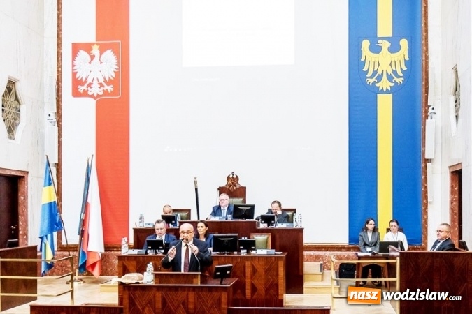 Zdjęcie w galerii na portalu naszwodzislaw.com: Radni Sejmiku Wojew&oacute;dztwa Śląskiego wystąpili z apelem wiadomości z regionu