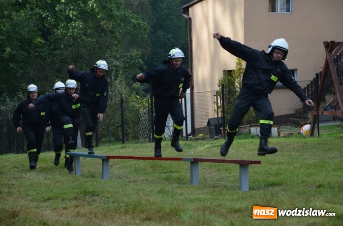 Zdjęcie w galerii na portalu naszwodzislaw.com: Strażacy - seniorzy na start, czyli zawody strażackie w Rogowie  wiadomości z regionu