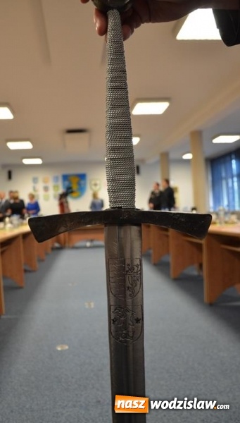 Zdjęcie w galerii na portalu naszwodzislaw.com: Miecz od... przyjaciół z Tczewa  wiadomości z regionu