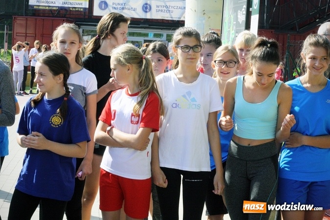 Zdjęcie w galerii na portalu naszwodzislaw.com: Blisko 400 sportowców biegało dzisiaj w Rodzinnym Parku Rozrywki  wiadomości z regionu