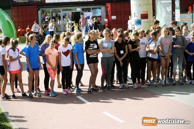 Zdjęcie w galerii na portalu naszwodzislaw.com: Blisko 400 sportowców biegało dzisiaj w Rodzinnym Parku Rozrywki  wiadomości z regionu