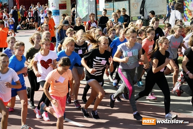 Zdjęcie w galerii na portalu naszwodzislaw.com: Blisko 400 sportowców biegało dzisiaj w Rodzinnym Parku Rozrywki  wiadomości z regionu