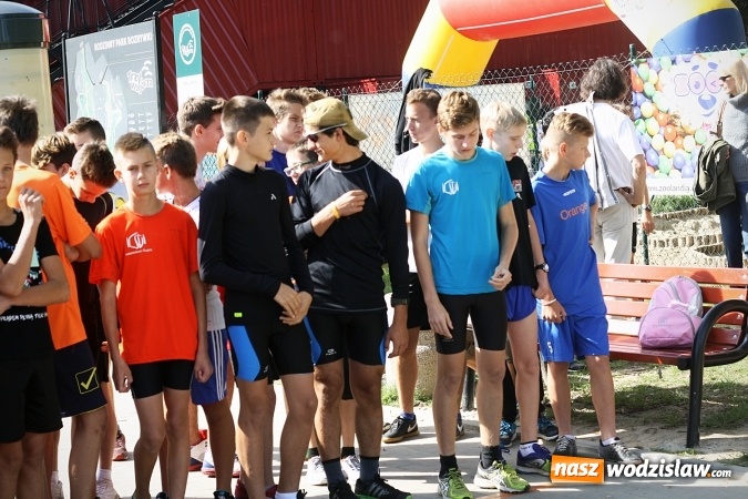 Zdjęcie w galerii na portalu naszwodzislaw.com: Blisko 400 sportowców biegało dzisiaj w Rodzinnym Parku Rozrywki  wiadomości z regionu