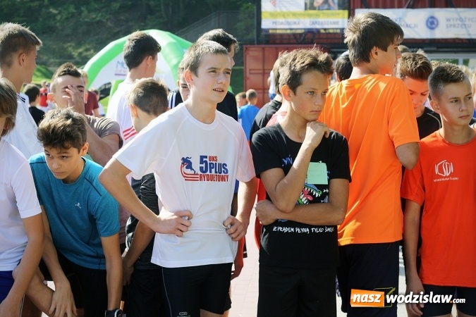 Zdjęcie w galerii na portalu naszwodzislaw.com: Blisko 400 sportowców biegało dzisiaj w Rodzinnym Parku Rozrywki  wiadomości z regionu