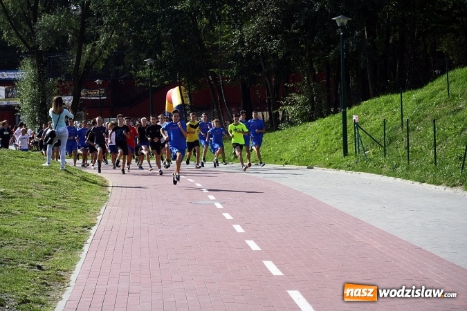 Zdjęcie w galerii na portalu naszwodzislaw.com: Blisko 400 sportowców biegało dzisiaj w Rodzinnym Parku Rozrywki  wiadomości z regionu
