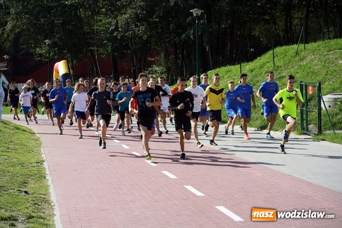 Zdjęcie w galerii na portalu naszwodzislaw.com: Blisko 400 sportowców biegało dzisiaj w Rodzinnym Parku Rozrywki  wiadomości z regionu