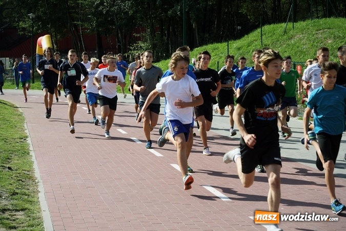 Zdjęcie w galerii na portalu naszwodzislaw.com: Blisko 400 sportowców biegało dzisiaj w Rodzinnym Parku Rozrywki  wiadomości z regionu