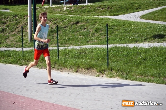 Zdjęcie w galerii na portalu naszwodzislaw.com: Blisko 400 sportowców biegało dzisiaj w Rodzinnym Parku Rozrywki  wiadomości z regionu