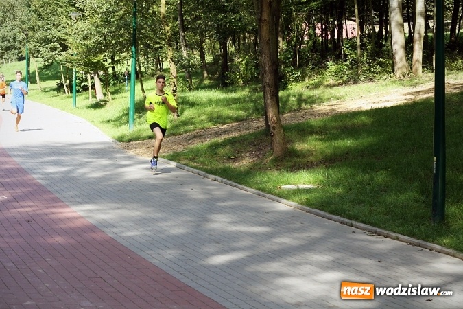 Zdjęcie w galerii na portalu naszwodzislaw.com: Blisko 400 sportowców biegało dzisiaj w Rodzinnym Parku Rozrywki  wiadomości z regionu