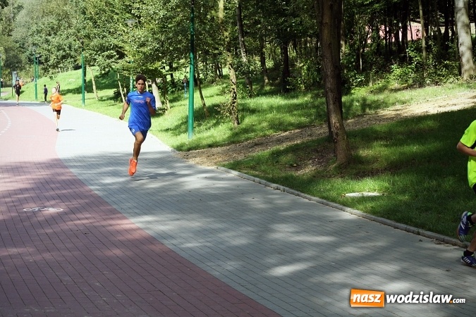 Zdjęcie w galerii na portalu naszwodzislaw.com: Blisko 400 sportowców biegało dzisiaj w Rodzinnym Parku Rozrywki  wiadomości z regionu