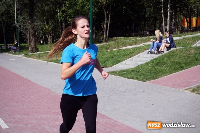 Zdjęcie w galerii na portalu naszwodzislaw.com: Blisko 400 sportowców biegało dzisiaj w Rodzinnym Parku Rozrywki  wiadomości z regionu