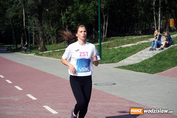 Zdjęcie w galerii na portalu naszwodzislaw.com: Blisko 400 sportowców biegało dzisiaj w Rodzinnym Parku Rozrywki  wiadomości z regionu