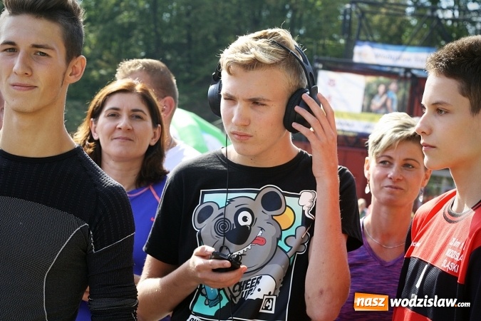 Zdjęcie w galerii na portalu naszwodzislaw.com: Blisko 400 sportowców biegało dzisiaj w Rodzinnym Parku Rozrywki  wiadomości z regionu