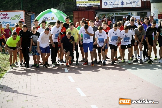 Zdjęcie w galerii na portalu naszwodzislaw.com: Blisko 400 sportowców biegało dzisiaj w Rodzinnym Parku Rozrywki  wiadomości z regionu