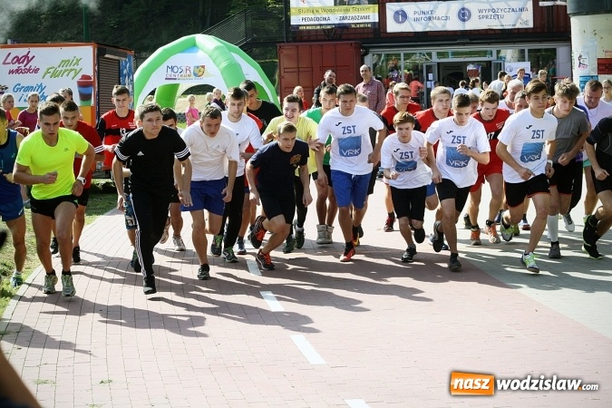 Zdjęcie w galerii na portalu naszwodzislaw.com: Blisko 400 sportowców biegało dzisiaj w Rodzinnym Parku Rozrywki  wiadomości z regionu