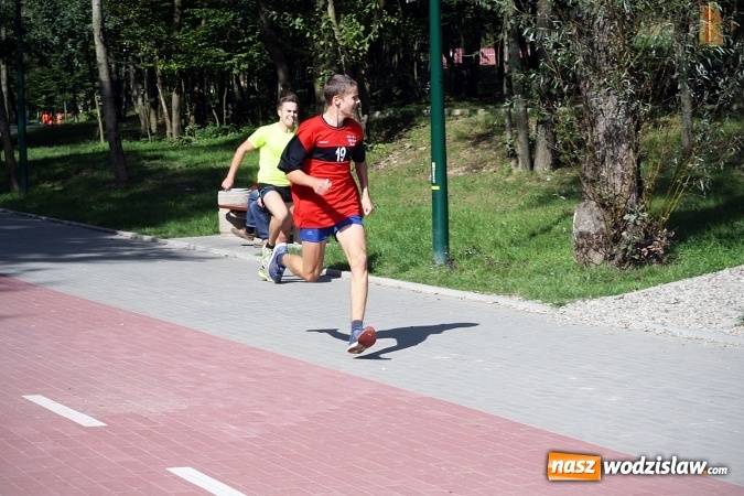 Zdjęcie w galerii na portalu naszwodzislaw.com: Blisko 400 sportowców biegało dzisiaj w Rodzinnym Parku Rozrywki  wiadomości z regionu