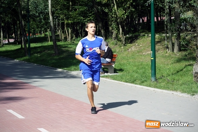 Zdjęcie w galerii na portalu naszwodzislaw.com: Blisko 400 sportowców biegało dzisiaj w Rodzinnym Parku Rozrywki  wiadomości z regionu