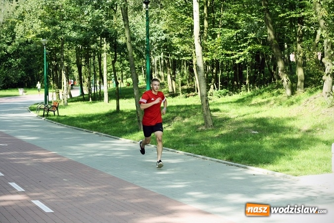 Zdjęcie w galerii na portalu naszwodzislaw.com: Blisko 400 sportowców biegało dzisiaj w Rodzinnym Parku Rozrywki  wiadomości z regionu