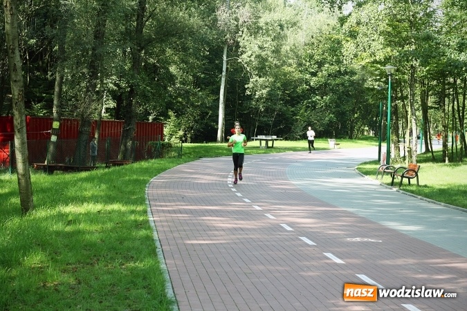 Zdjęcie w galerii na portalu naszwodzislaw.com: Blisko 400 sportowców biegało dzisiaj w Rodzinnym Parku Rozrywki  wiadomości z regionu