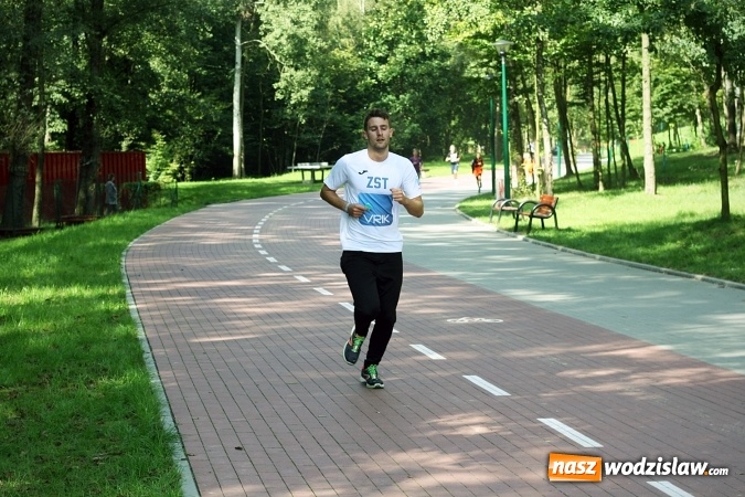 Zdjęcie w galerii na portalu naszwodzislaw.com: Blisko 400 sportowców biegało dzisiaj w Rodzinnym Parku Rozrywki  wiadomości z regionu