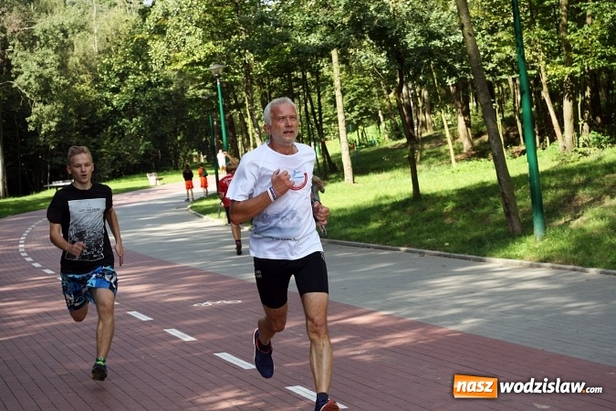 Zdjęcie w galerii na portalu naszwodzislaw.com: Blisko 400 sportowców biegało dzisiaj w Rodzinnym Parku Rozrywki  wiadomości z regionu
