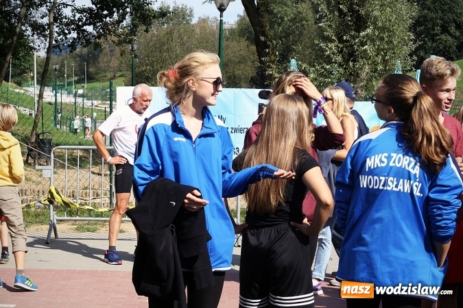 Zdjęcie w galerii na portalu naszwodzislaw.com: Blisko 400 sportowców biegało dzisiaj w Rodzinnym Parku Rozrywki  wiadomości z regionu