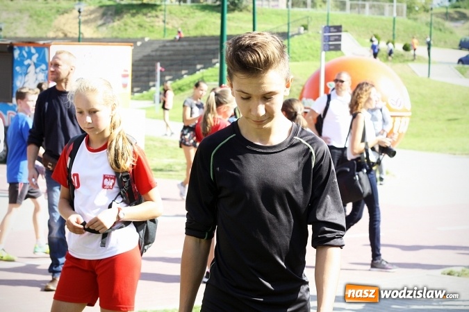 Zdjęcie w galerii na portalu naszwodzislaw.com: Blisko 400 sportowców biegało dzisiaj w Rodzinnym Parku Rozrywki  wiadomości z regionu