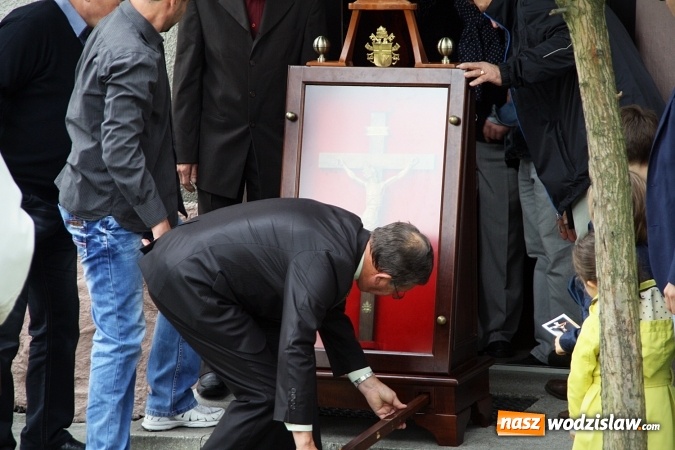 Zdjęcie w galerii na portalu naszwodzislaw.com: Peregrynacja papieskiego krzyża w wodzisławskim Kole Towarzystwa Pomocy im. św. Brata Alberta wiadomości z regionu