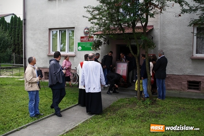 Zdjęcie w galerii na portalu naszwodzislaw.com: Peregrynacja papieskiego krzyża w wodzisławskim Kole Towarzystwa Pomocy im. św. Brata Alberta wiadomości z regionu